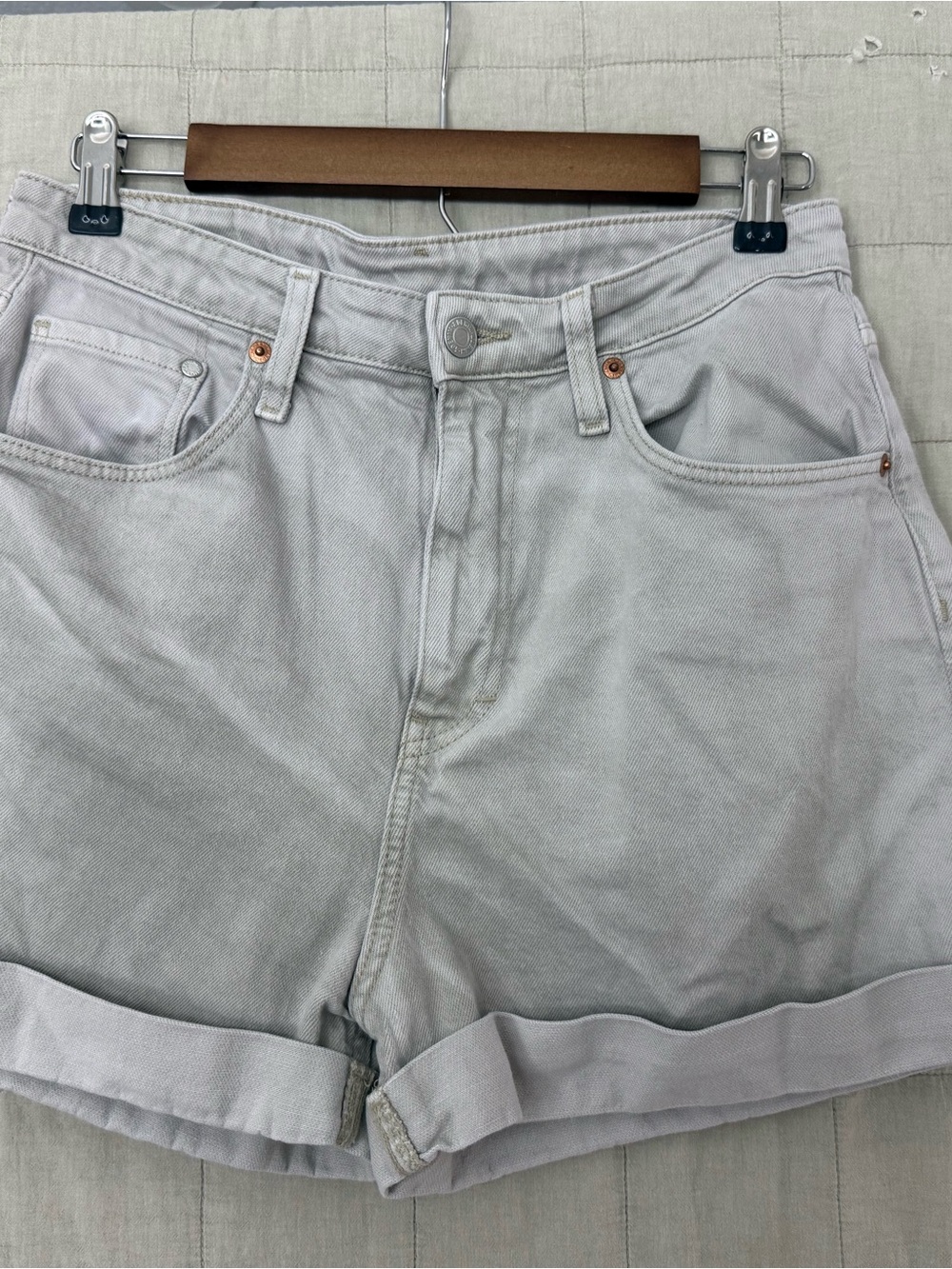 H&M Classic High-Rise Rolled Hem Women's Shorts - Light Gray